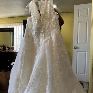 Women’s Wedding Dress Size 22W